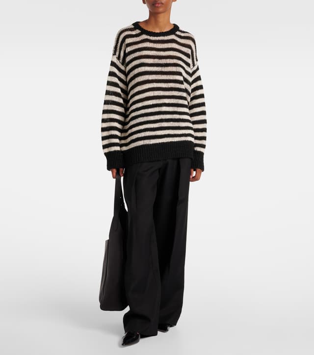 "Chic loose sweater for early fall"