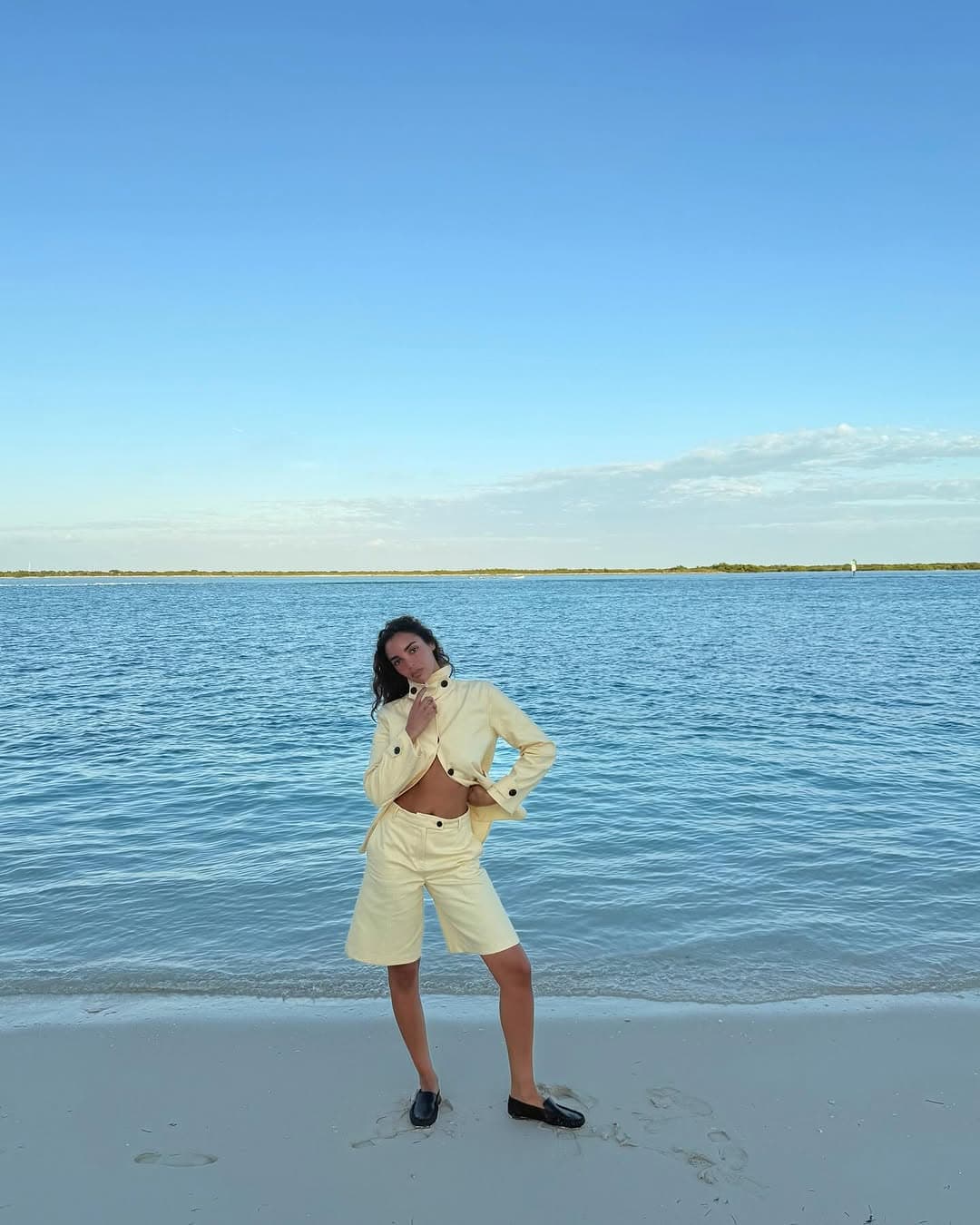 Blog post: How to Style Bermuda Shorts on Vacation