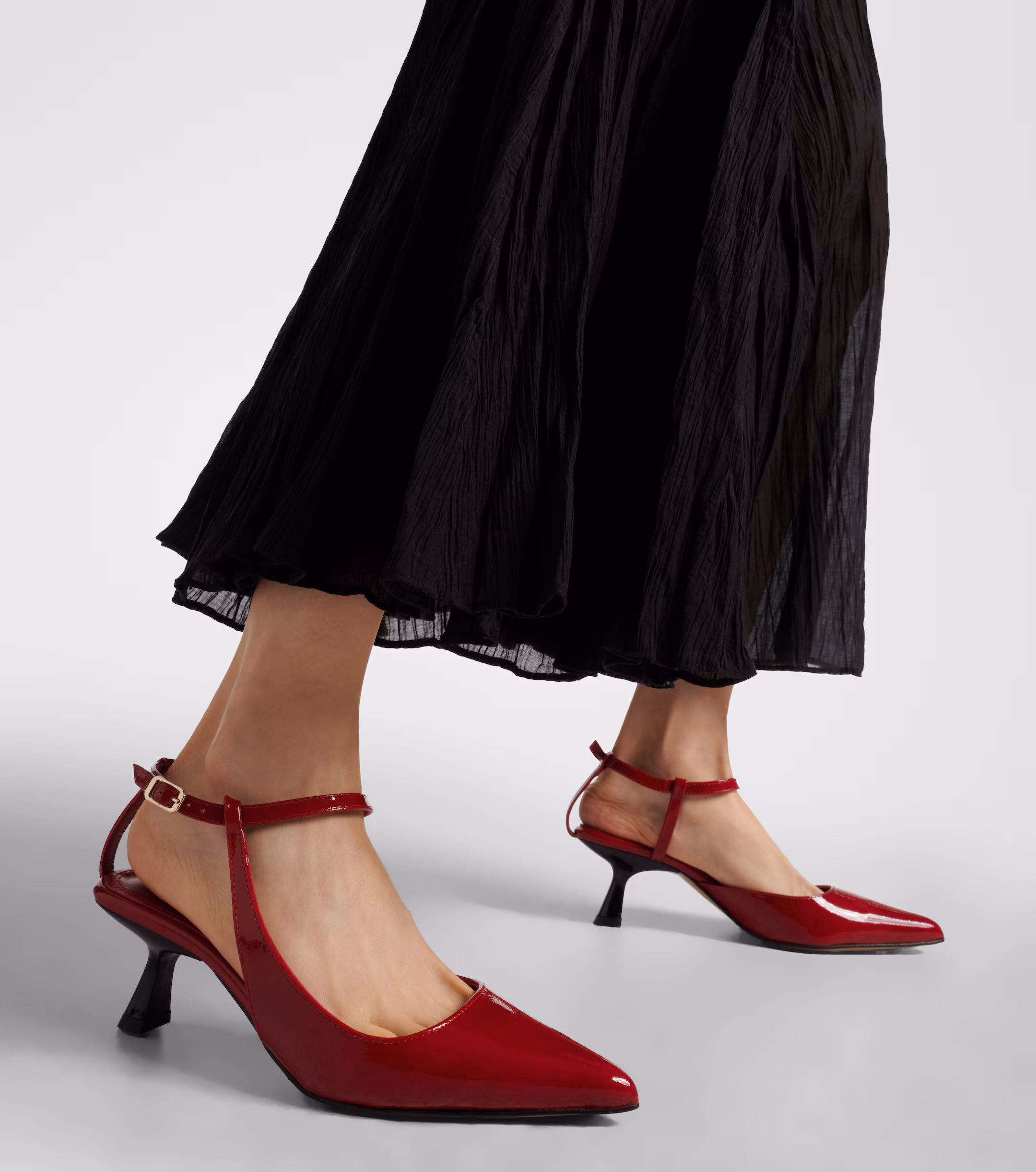 Blog post: Why AI Always Starts With Your Footwear Before Styling A Dress: The Fashion Footwear Rule